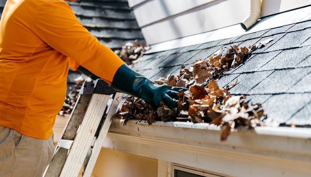 Residential gutter cleaning in the Chesterfield area
